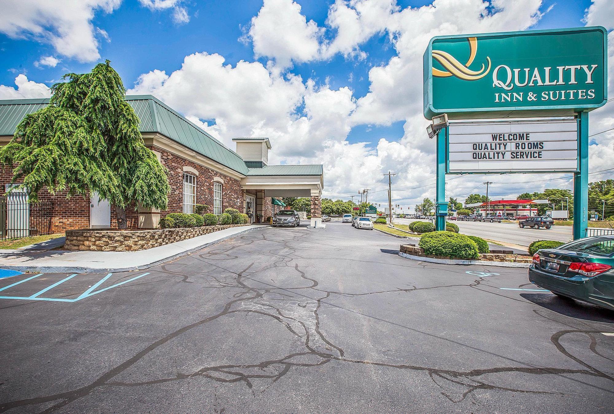 Greenville Inn & Suites Buitenkant foto