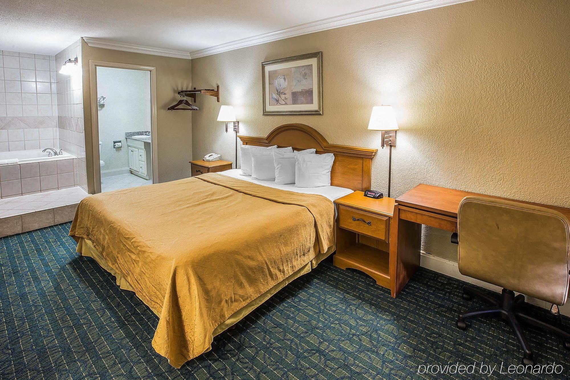 Greenville Inn & Suites Buitenkant foto