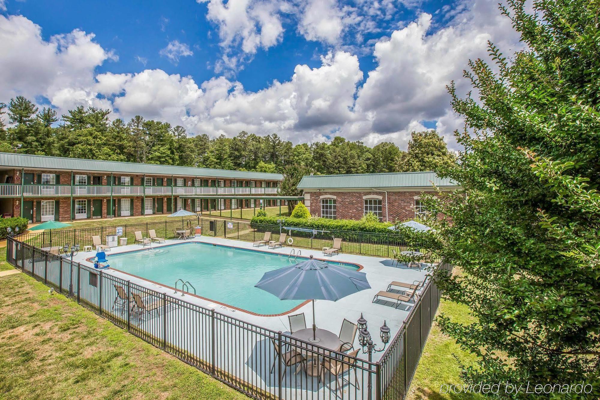 Greenville Inn & Suites Buitenkant foto